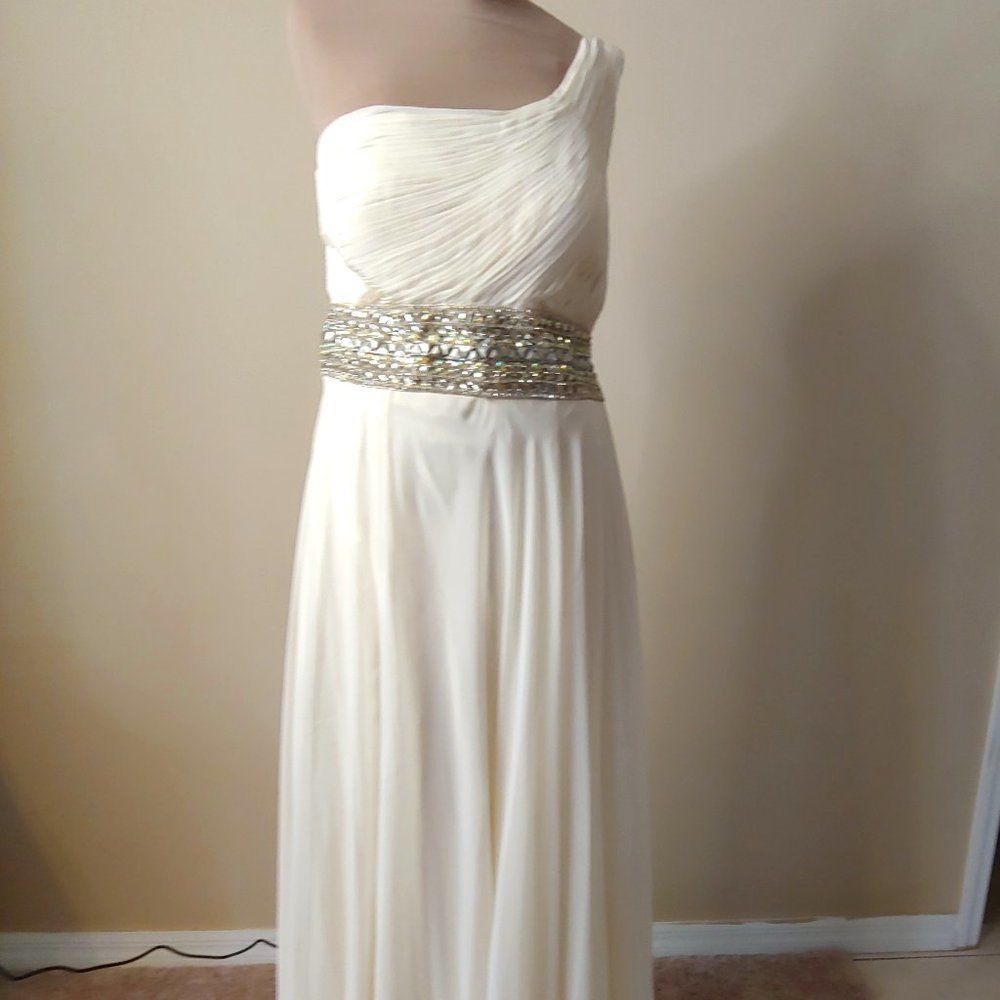 (12) NWT Dave and Johnny One Shoulder Cream Long Gown
